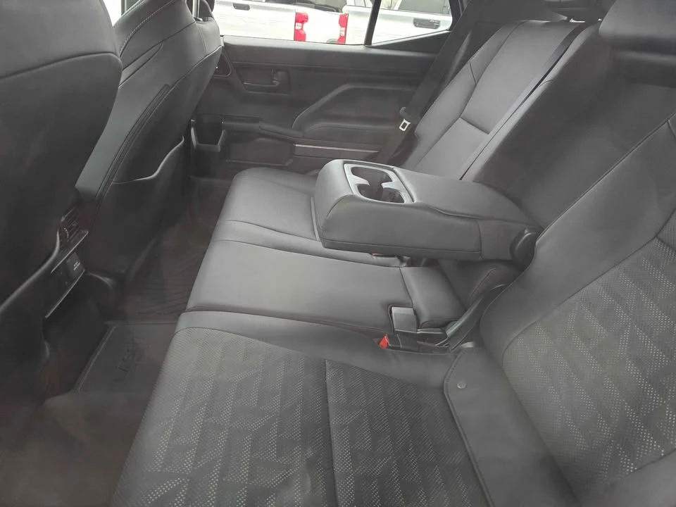 2025 Toyota 4Runner 6th Gen - Image 10 of 11