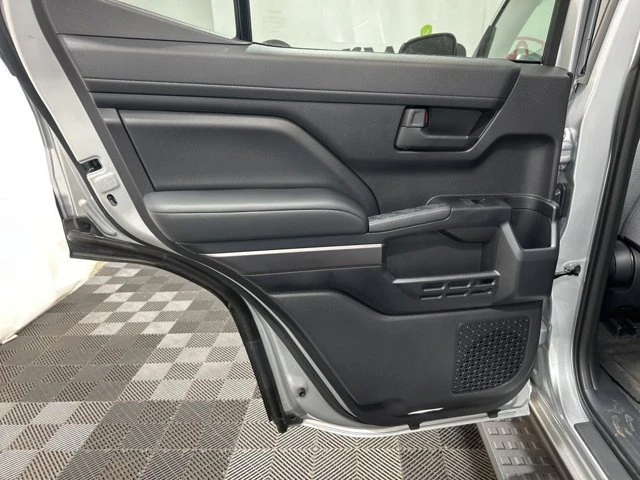 2025 Toyota 4Runner 6th Gen - Image 16 of 20
