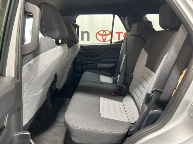 2025 Toyota 4Runner 6th Gen - Image 17 of 20
