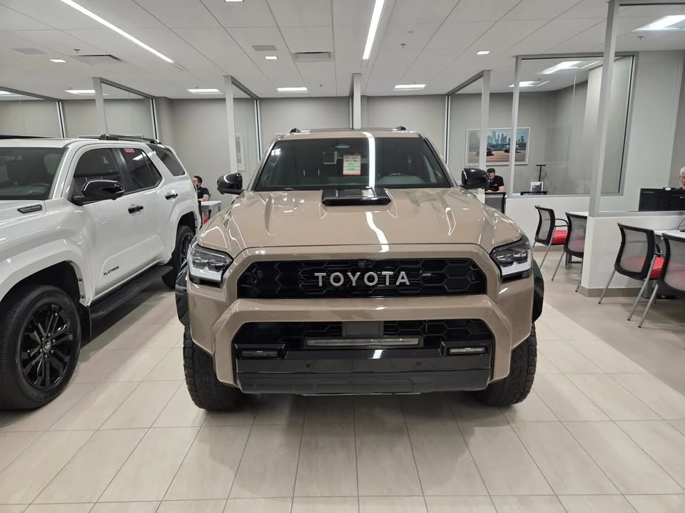 2025 Toyota 4Runner 6th Gen - Image 10 of 17