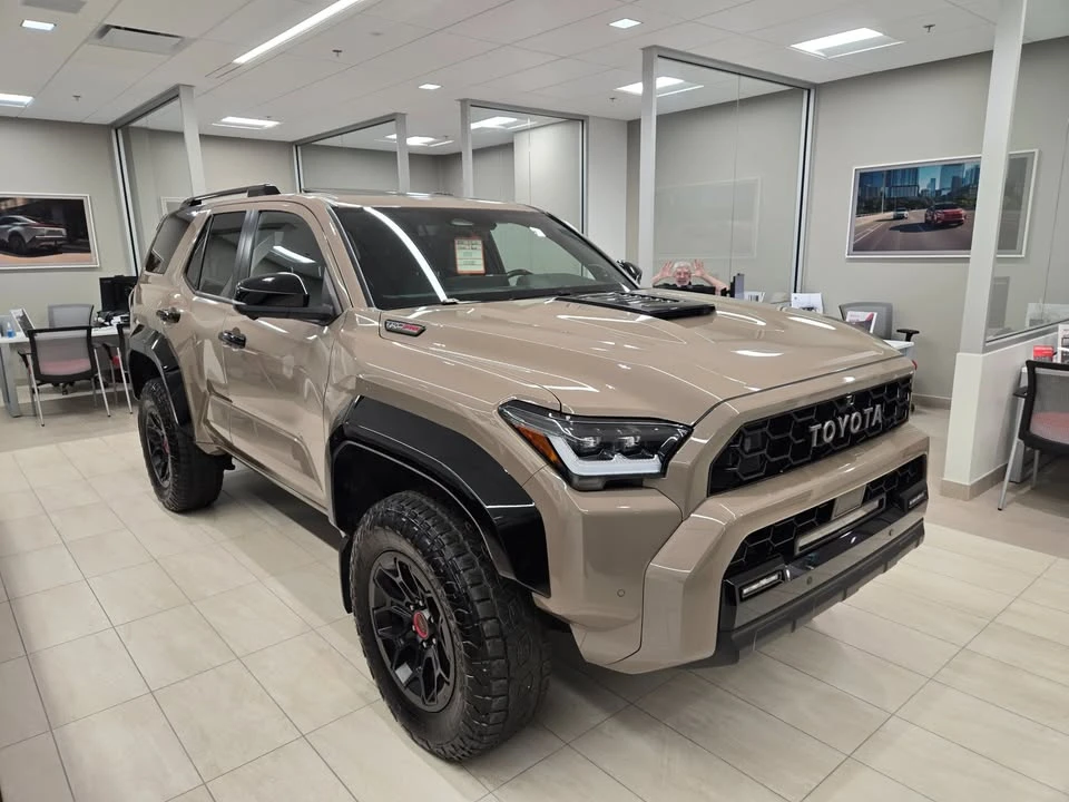 2025 Toyota 4Runner 6th Gen - Image 14 of 17