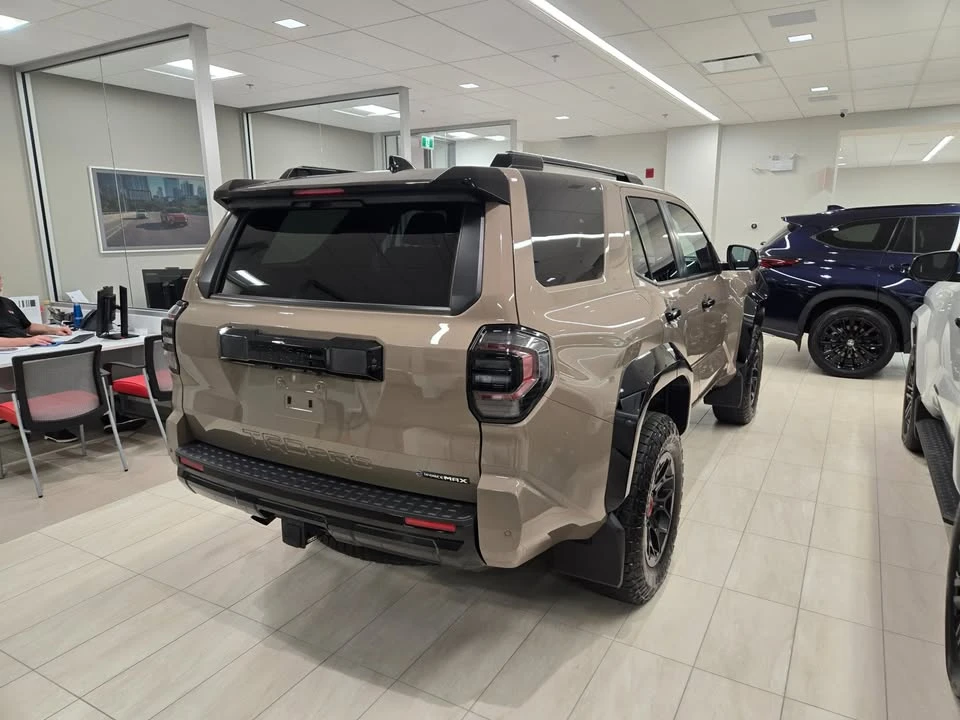 2025 Toyota 4Runner 6th Gen - Image 12 of 17