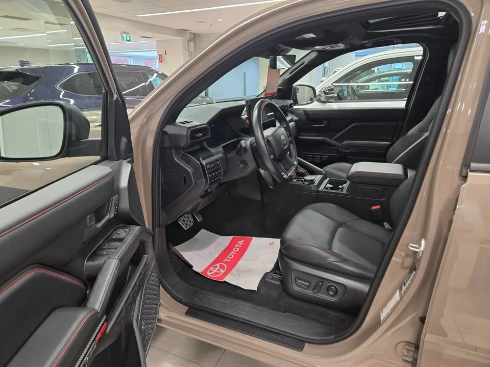 2025 Toyota 4Runner 6th Gen - Image 13 of 17