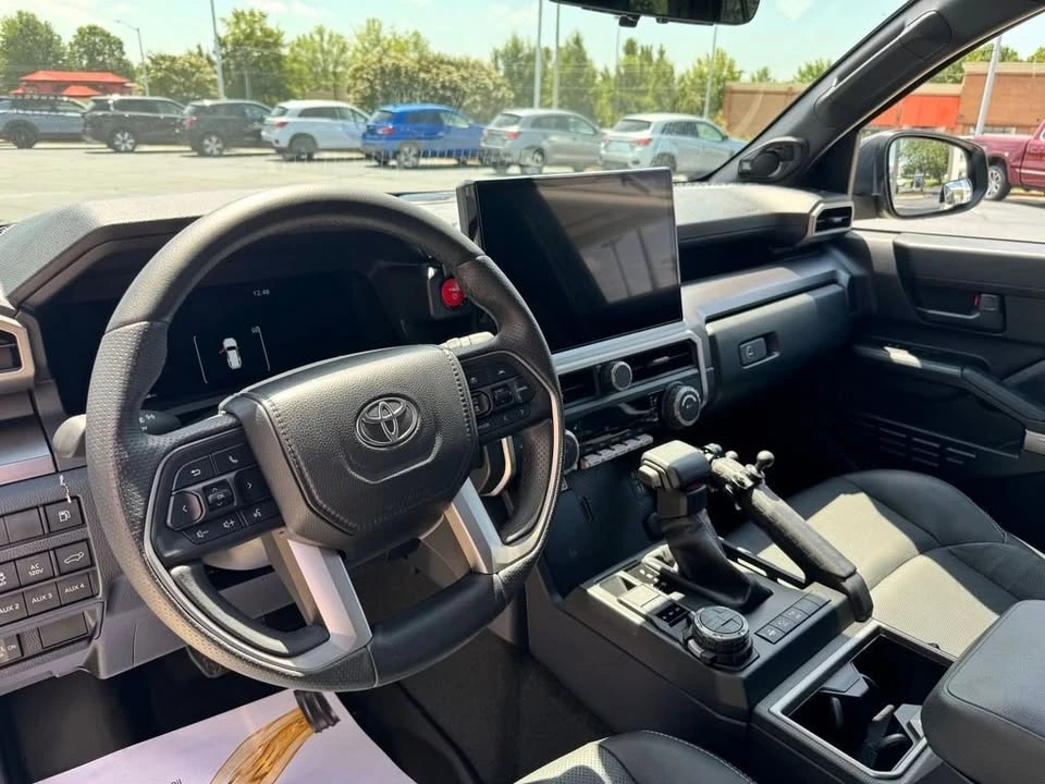 2025 Toyota 4Runner 6th Gen - Image 11 of 15