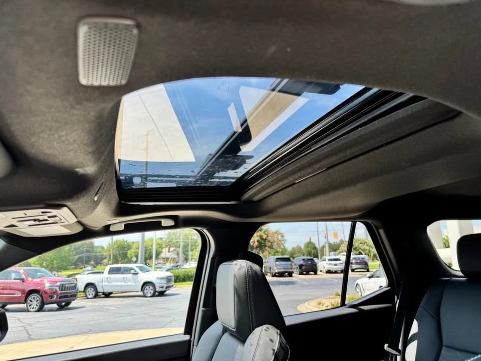 2025 Toyota 4Runner 6th Gen - Image 12 of 15