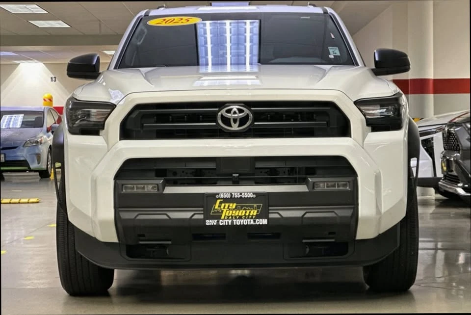 2025 Toyota 4Runner 6th Gen - Image 8 of 16