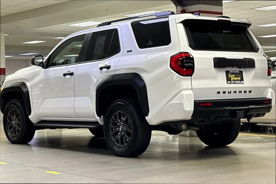 2025 Toyota 4Runner 6th Gen - Image 5 of 16