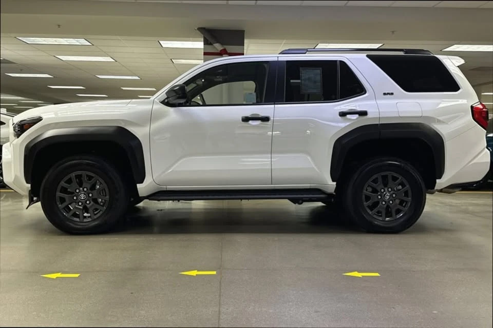 2025 Toyota 4Runner 6th Gen - Image 6 of 16