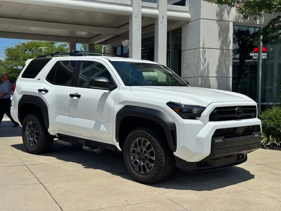 2025 Toyota 4Runner 6th Gen - Image 2 of 15
