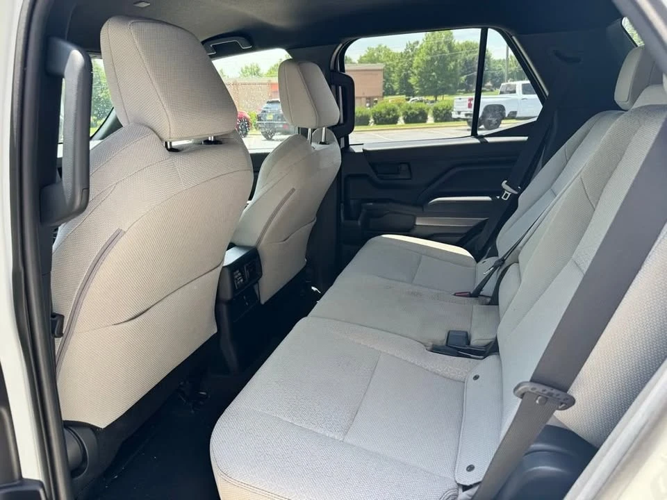 2025 Toyota 4Runner 6th Gen - Image 14 of 15