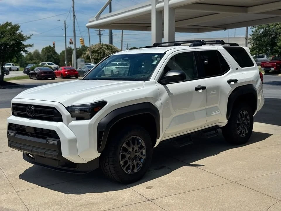 2025 Toyota 4Runner 6th Gen - Image 4 of 15