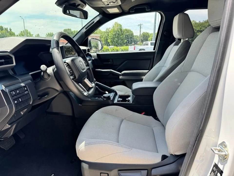 2025 Toyota 4Runner 6th Gen - Image 12 of 15