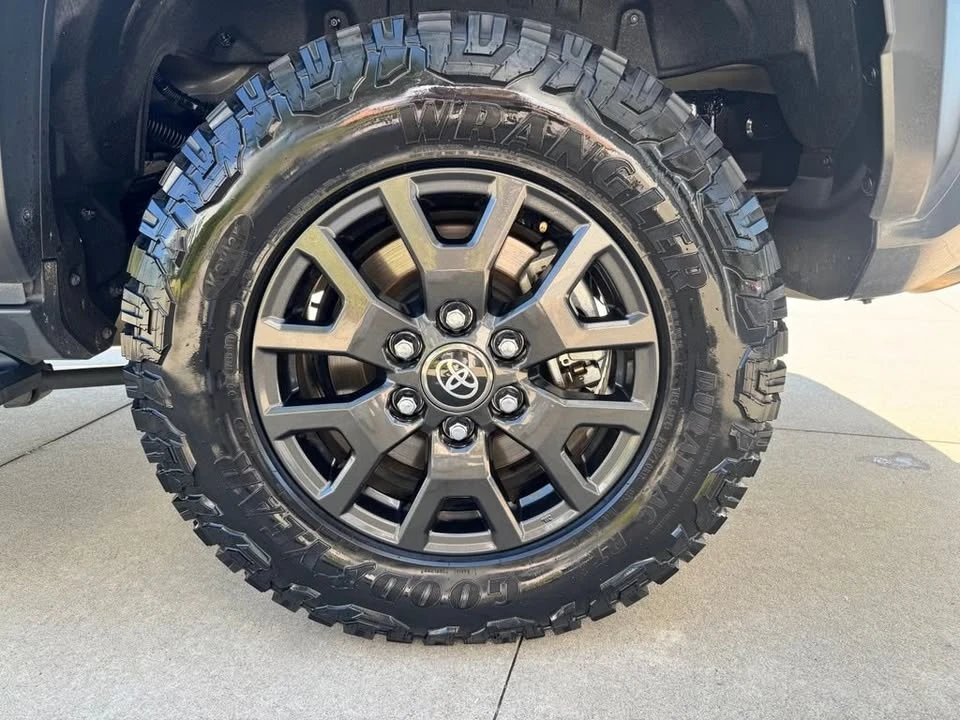2025 Toyota 4Runner 6th Gen - Image 6 of 11