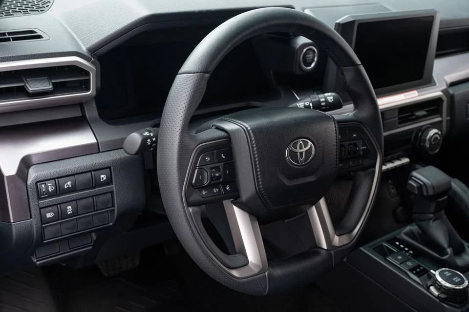 2025 Toyota 4Runner 6th Gen - Image 14 of 20