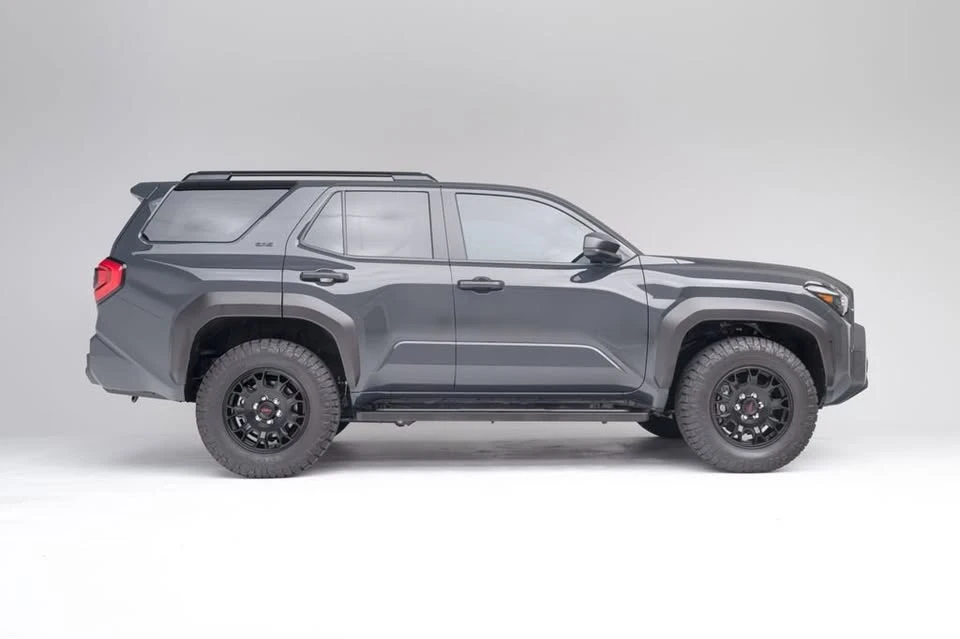 2025 Toyota 4Runner 6th Gen - Image 2 of 20