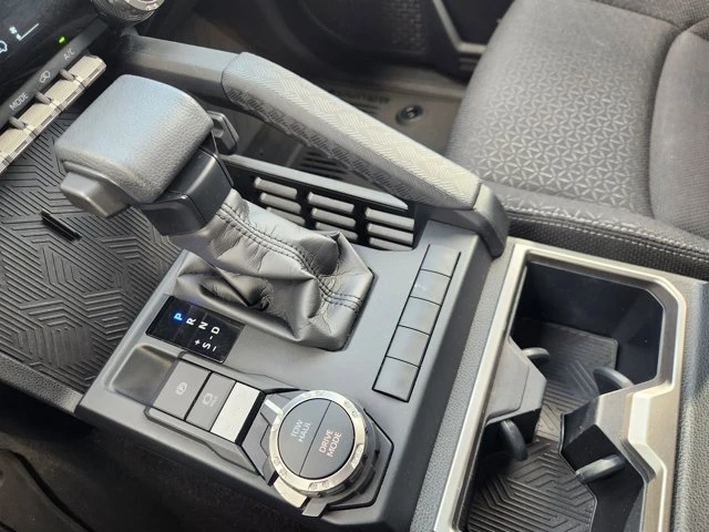 2025 Toyota 4Runner 6th Gen - Image 17 of 20