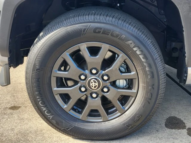 2025 Toyota 4Runner 6th Gen - Image 9 of 20