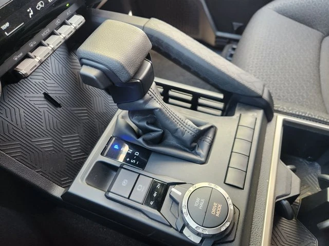 2025 Toyota 4Runner 6th Gen - Image 18 of 19
