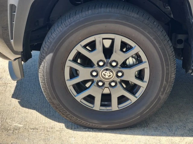 2025 Toyota 4Runner 6th Gen - Image 9 of 19