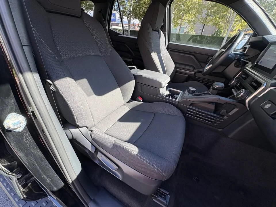 2025 Toyota 4Runner 6th Gen - Image 15 of 20