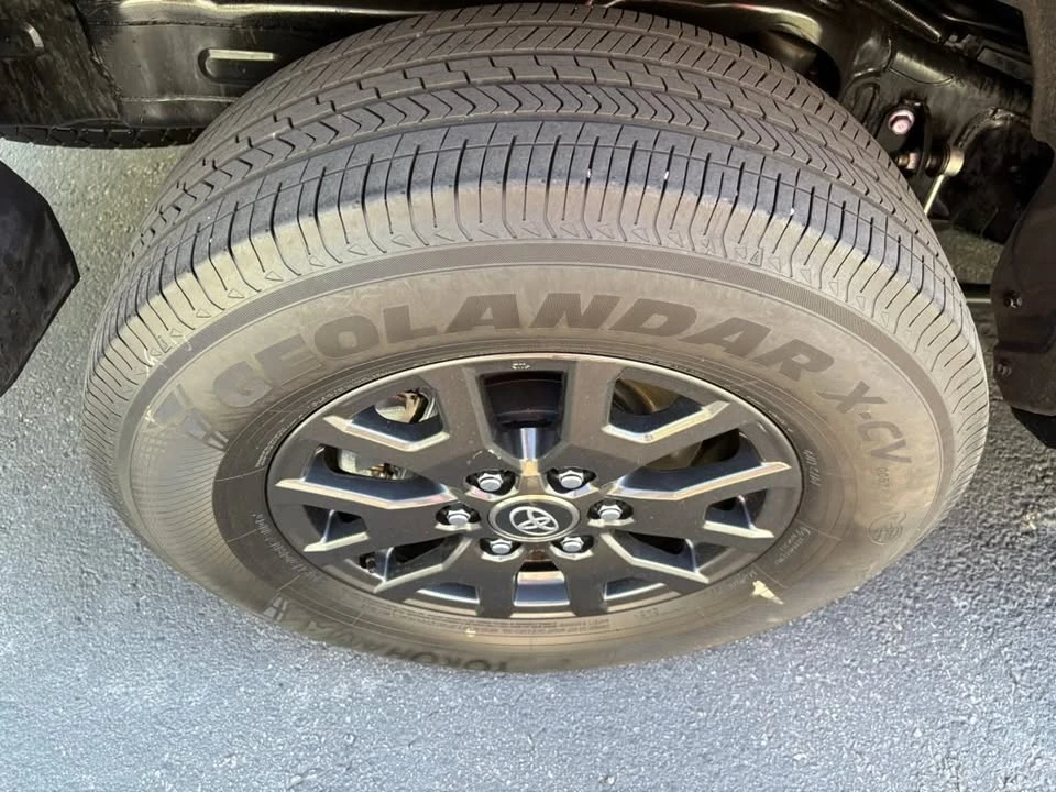 2025 Toyota 4Runner 6th Gen - Image 8 of 20