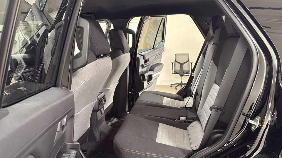 2025 Toyota 4Runner 6th Gen - Image 7 of 8