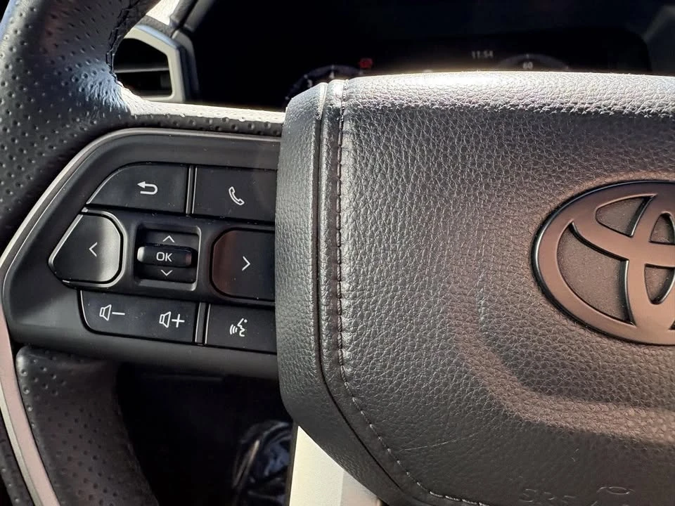 2025 Toyota 4Runner 6th Gen - Image 10 of 20