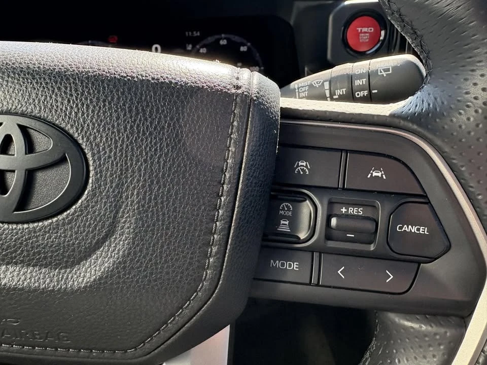 2025 Toyota 4Runner 6th Gen - Image 11 of 20