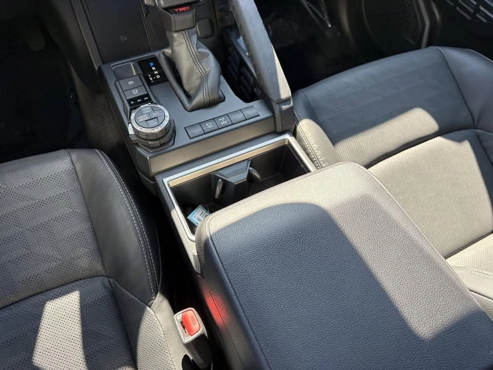 2025 Toyota 4Runner 6th Gen - Image 14 of 20