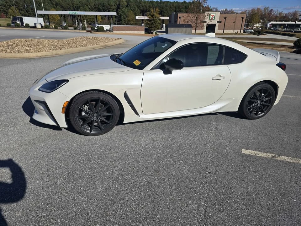 2025 Toyota GR86 2nd Gen - Image 2 of 13