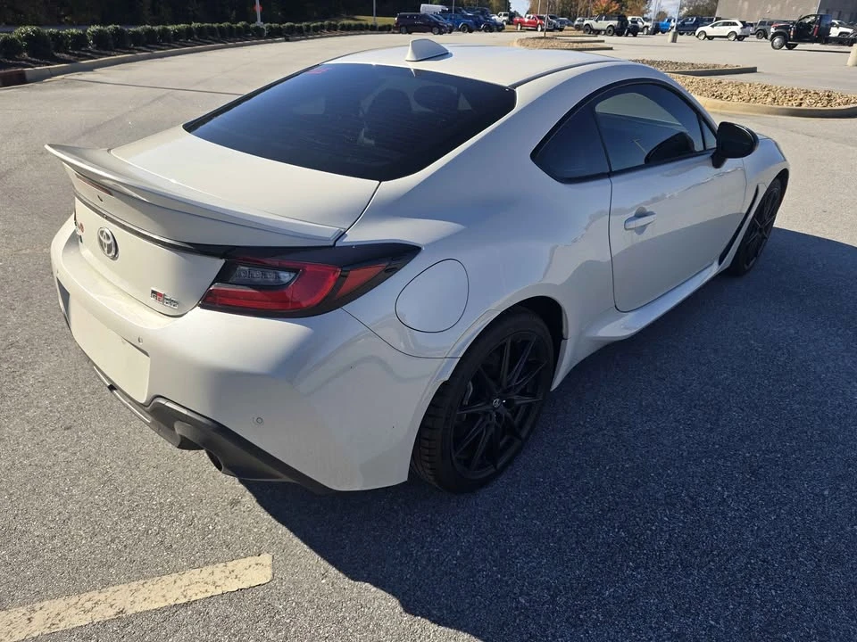 2025 Toyota GR86 2nd Gen - Image 9 of 13