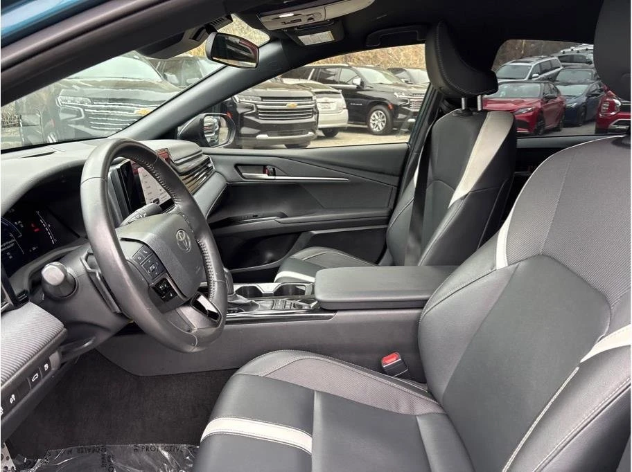 2025 Toyota Camry 9th Gen - Image 9 of 20