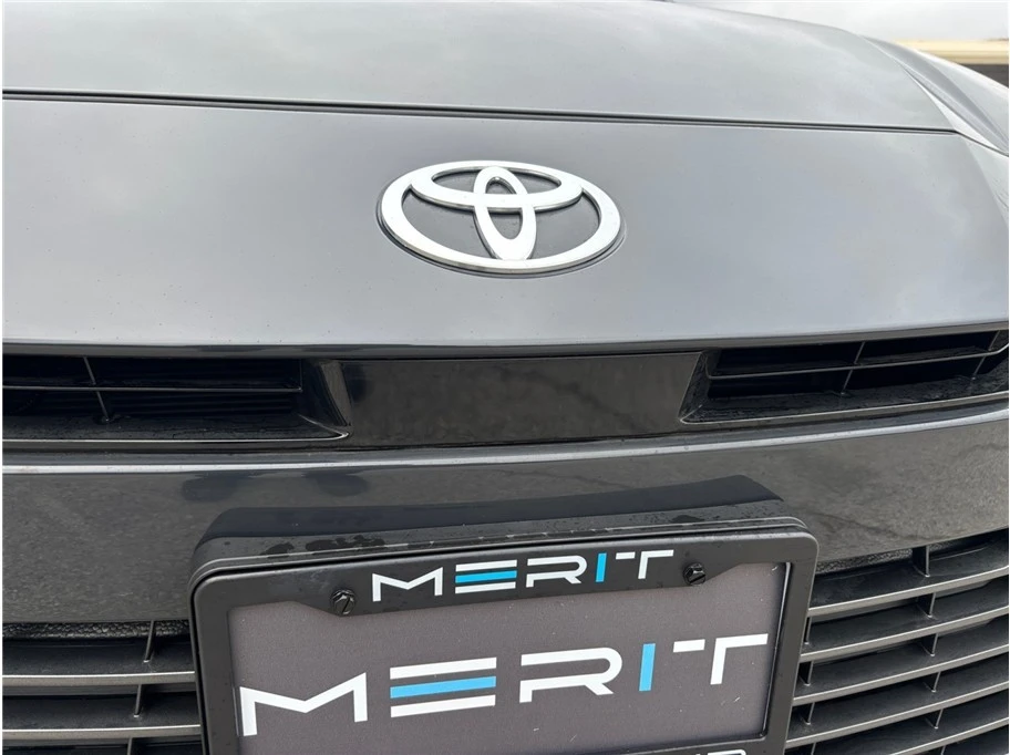 2025 Toyota Camry 9th Gen - Image 14 of 21