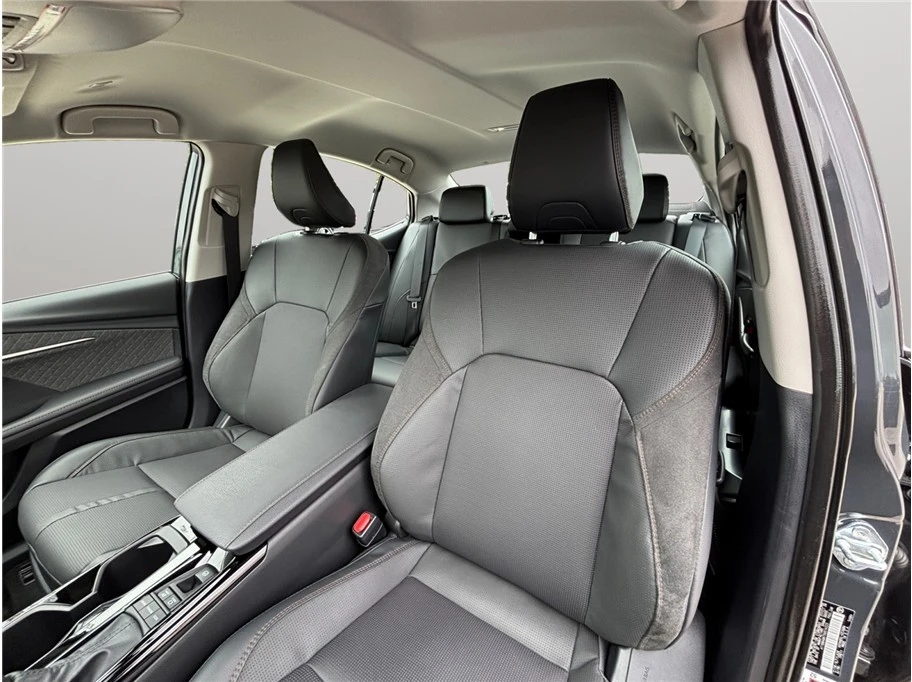 2025 Toyota Camry 9th Gen - Image 17 of 21