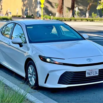 2025 Toyota Camry Hybrid LE