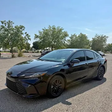 2025 Toyota Camry Hybrid SE Sedan 4D