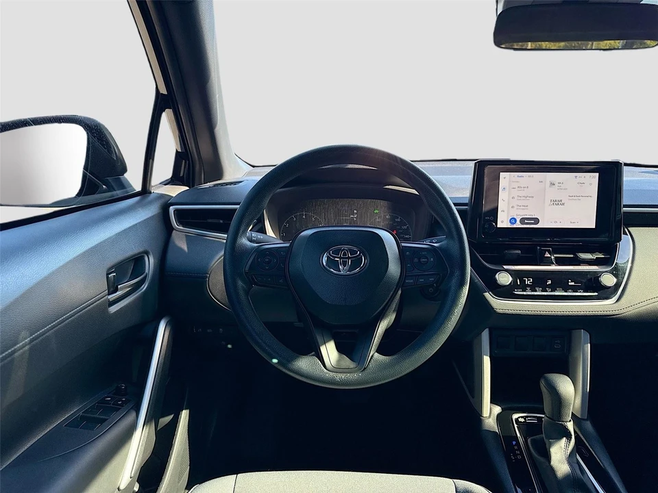 2025 Toyota Corolla Cross - Image 19 of 21