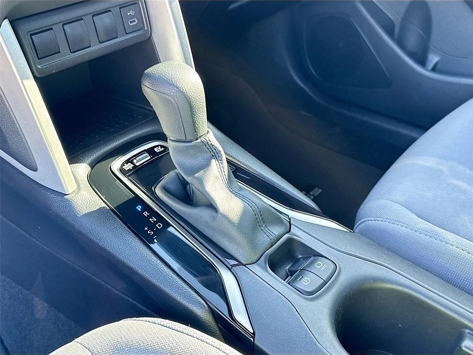 2025 Toyota Corolla Cross - Image 14 of 21
