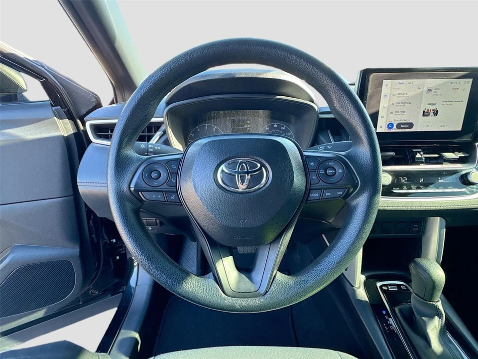 2025 Toyota Corolla Cross - Image 11 of 21