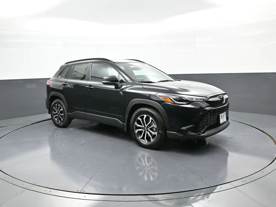 2025 Toyota Corolla Cross - Image 4 of 12