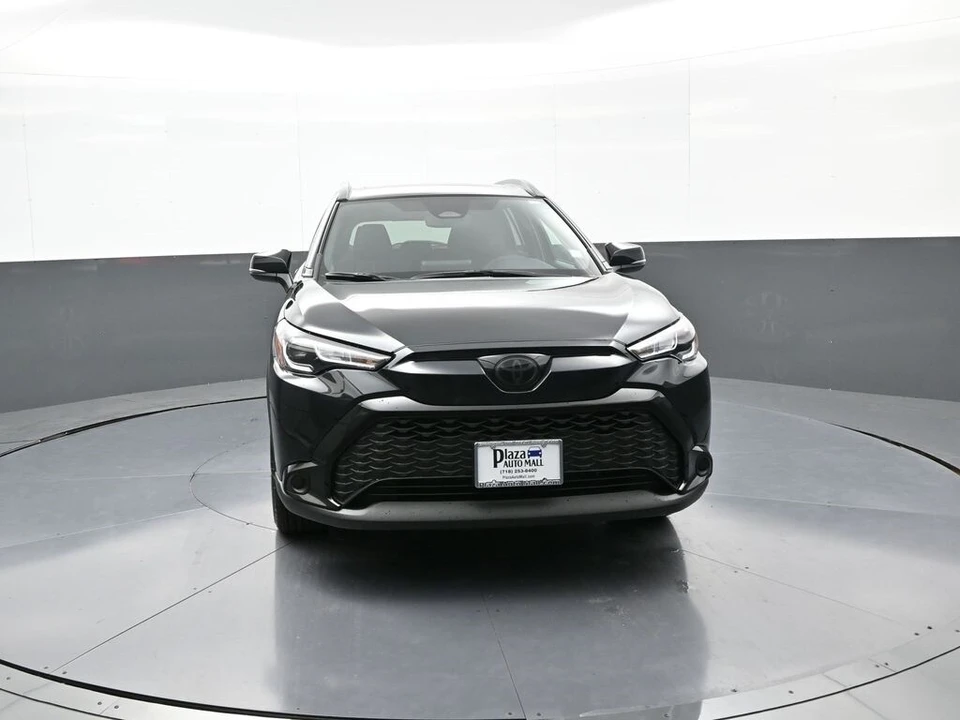2025 Toyota Corolla Cross - Image 2 of 12
