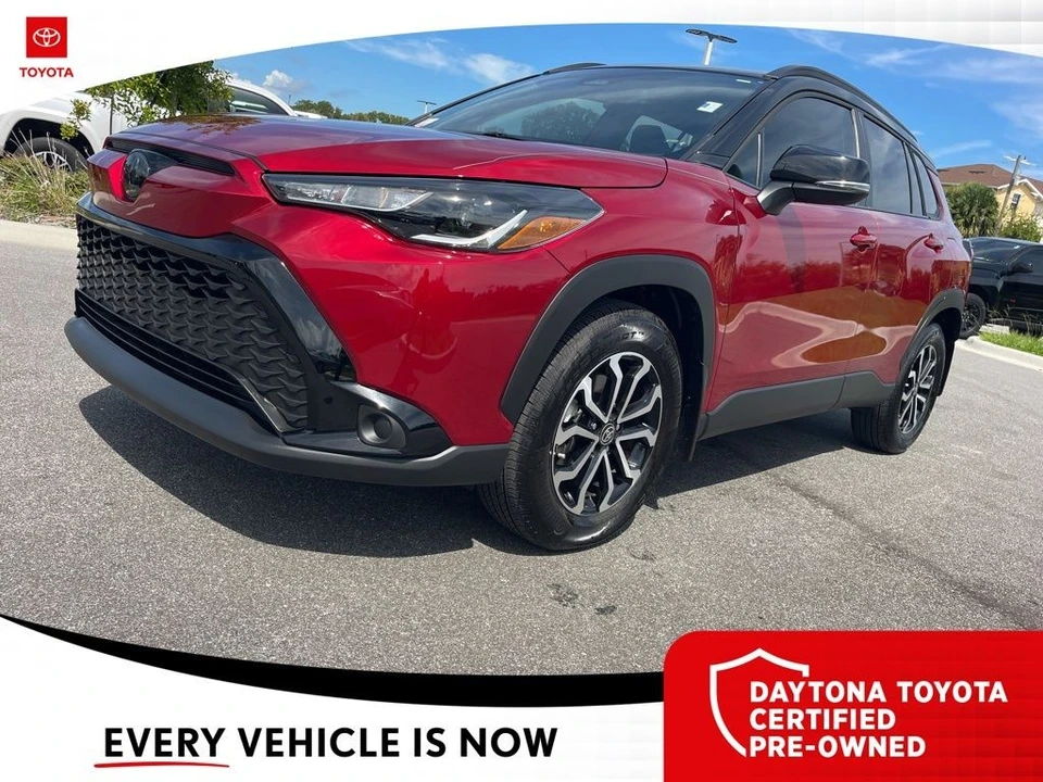 2025 Toyota Corolla Cross - Image 2 of 12
