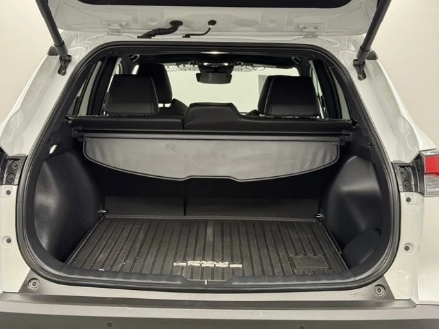 2025 Toyota Corolla Cross - Image 11 of 12
