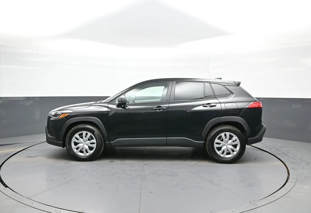 2025 Toyota Corolla Cross - Image 9 of 12