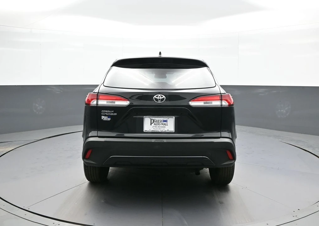 2025 Toyota Corolla Cross - Image 7 of 12