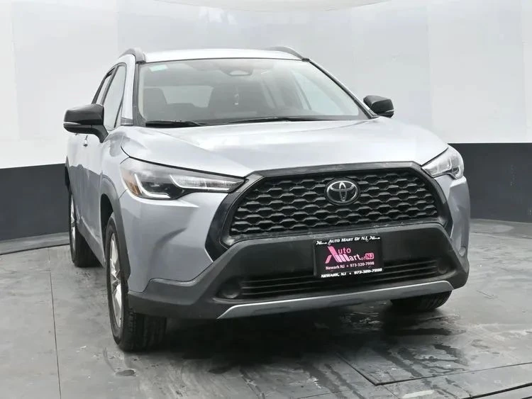 2025 Toyota Corolla Cross - Image 3 of 12