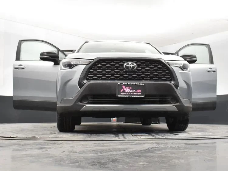 2025 Toyota Corolla Cross - Image 11 of 12