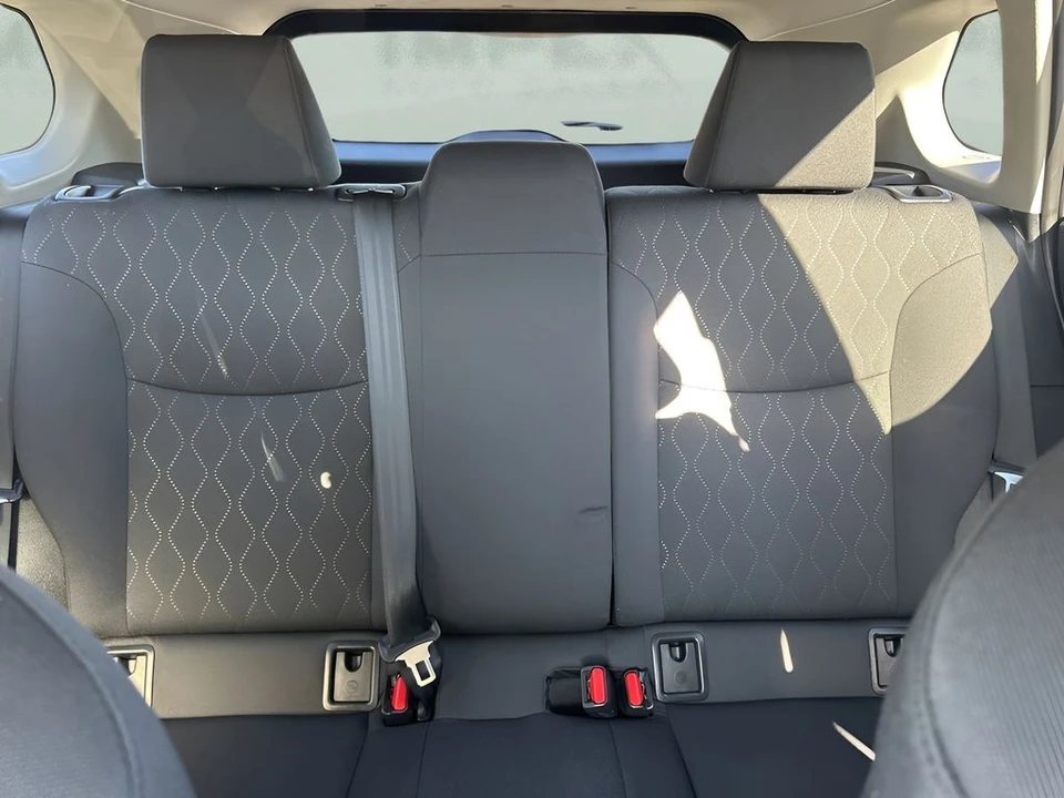 2025 Toyota Corolla Cross - Image 10 of 12