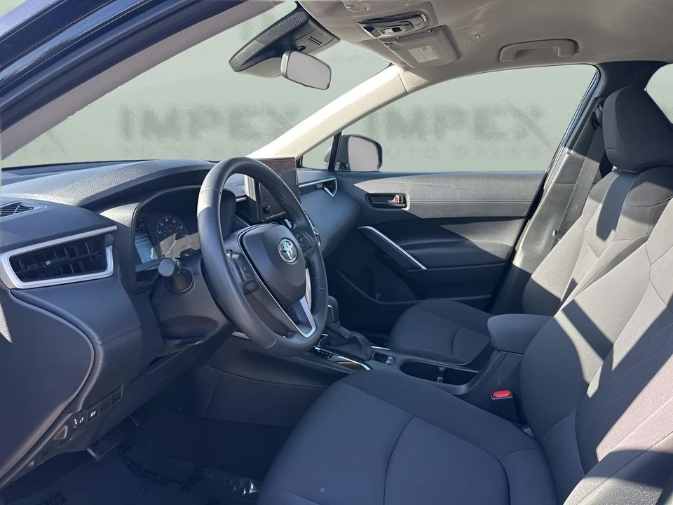 2025 Toyota Corolla Cross - Image 9 of 12