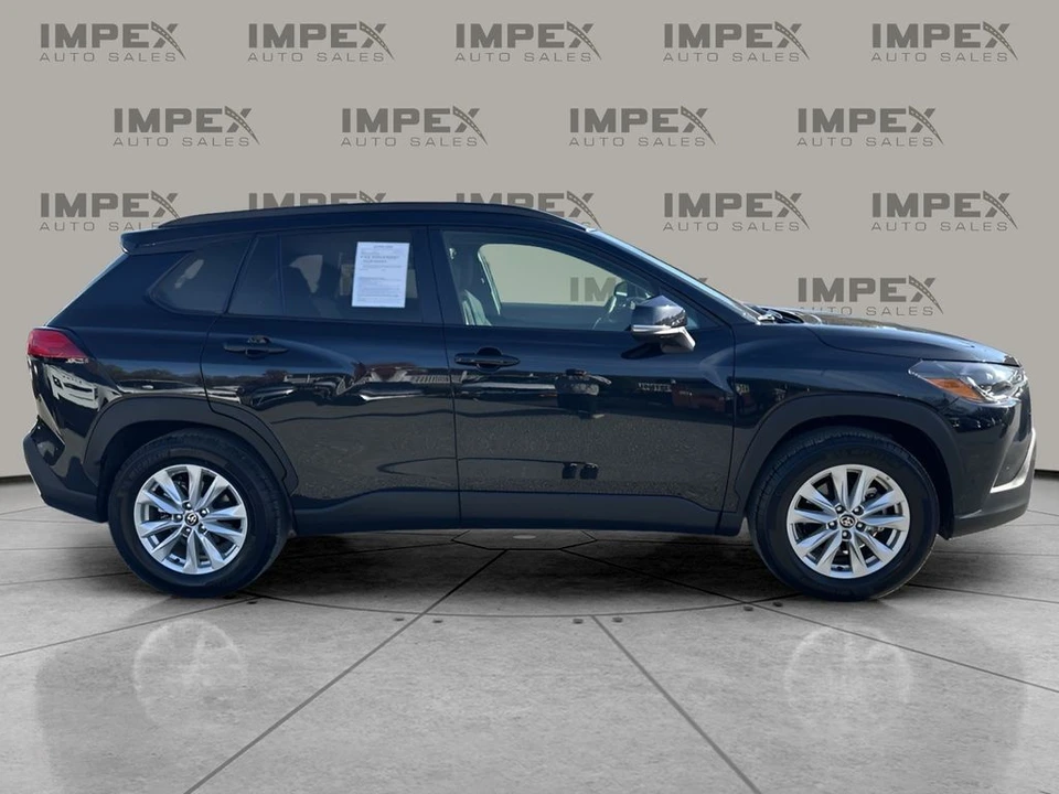 2025 Toyota Corolla Cross - Image 6 of 12